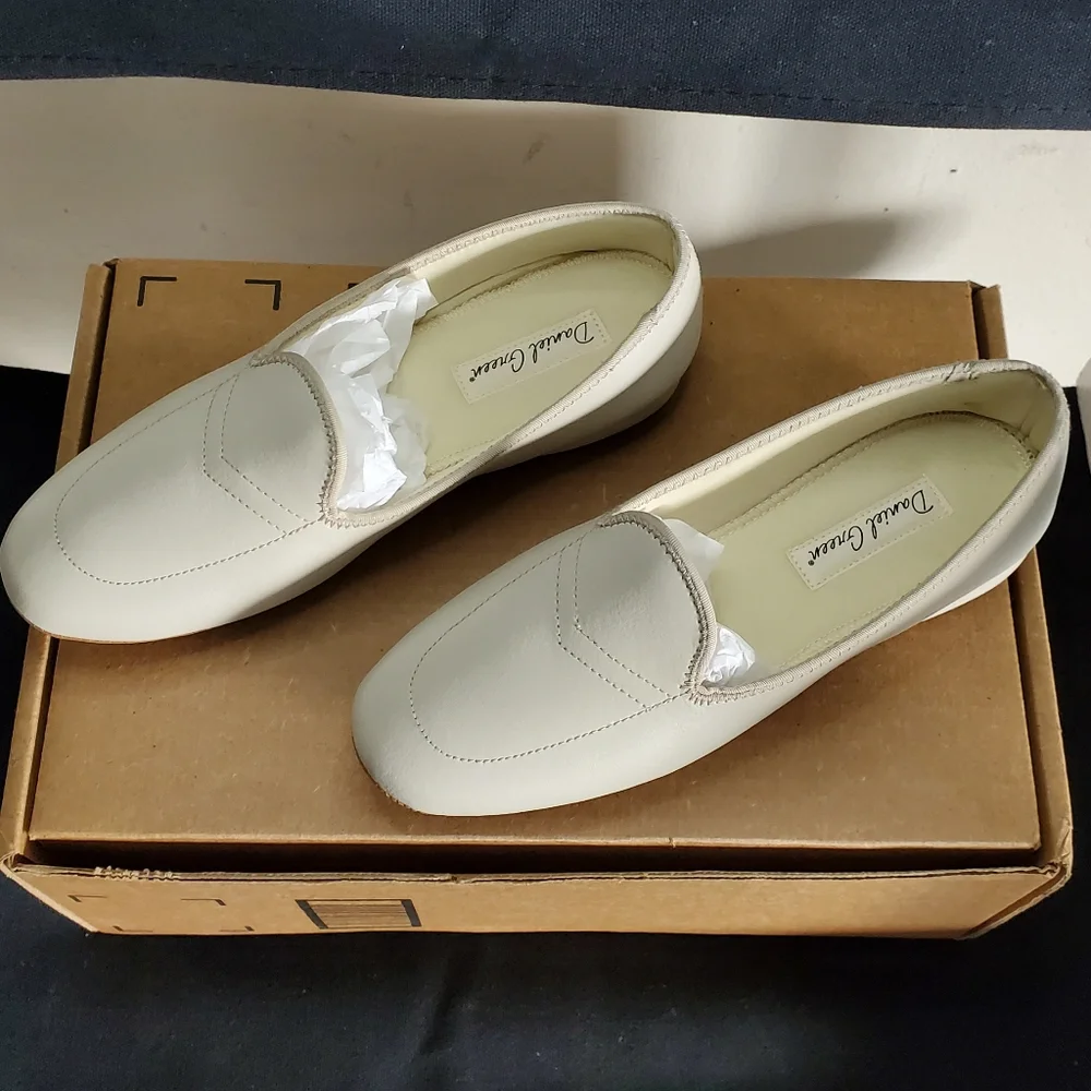 DANIEL GREEN Women's Meg Slipper Size 6.5, Bone - Picture 4 of 9